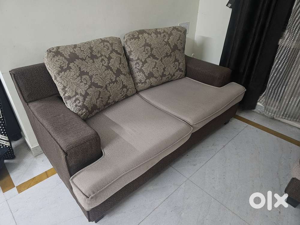 5 seater Sofa and Tea table