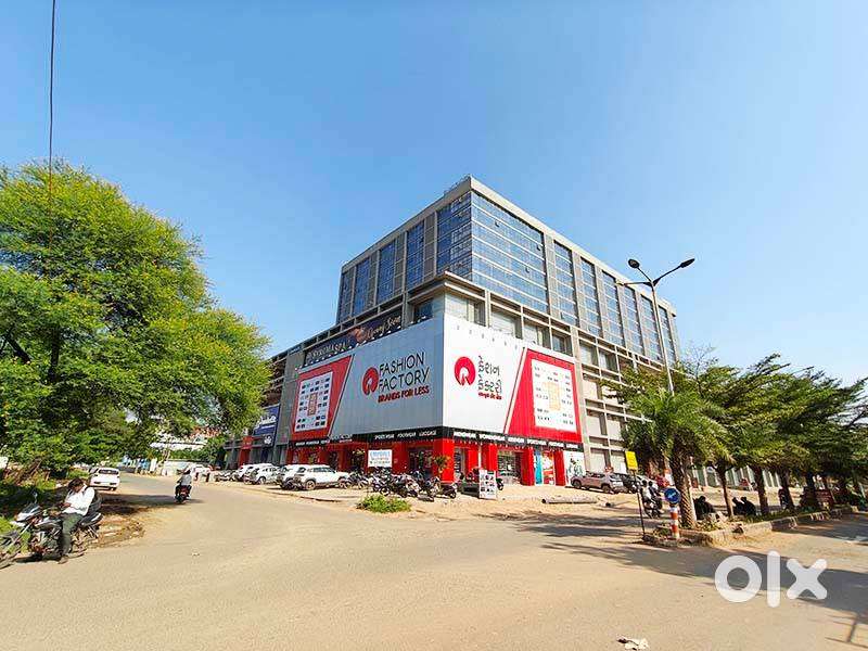 Emporis Office For Rent in Motera