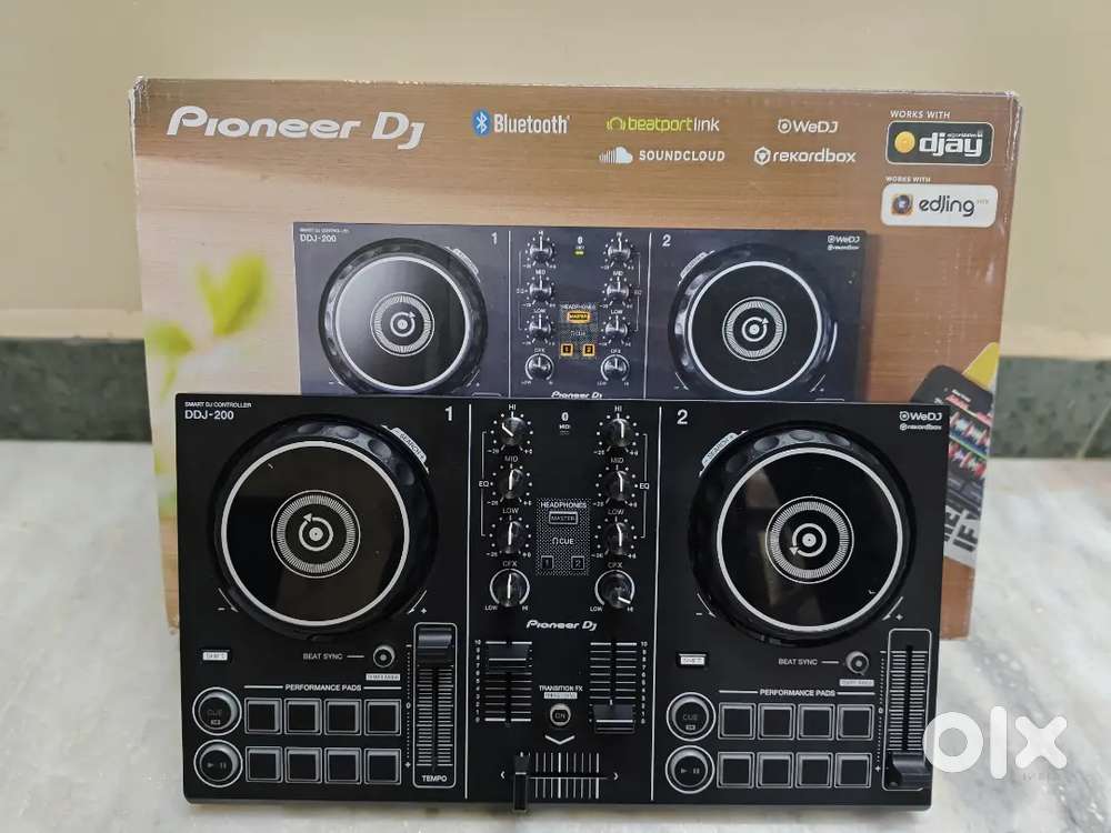 Pioneer DJ 200 Controller