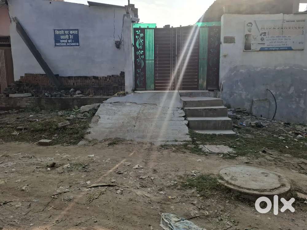 मुंडेरा आरटीओ ऑफिस से केवल 400 मीटर अंदर है