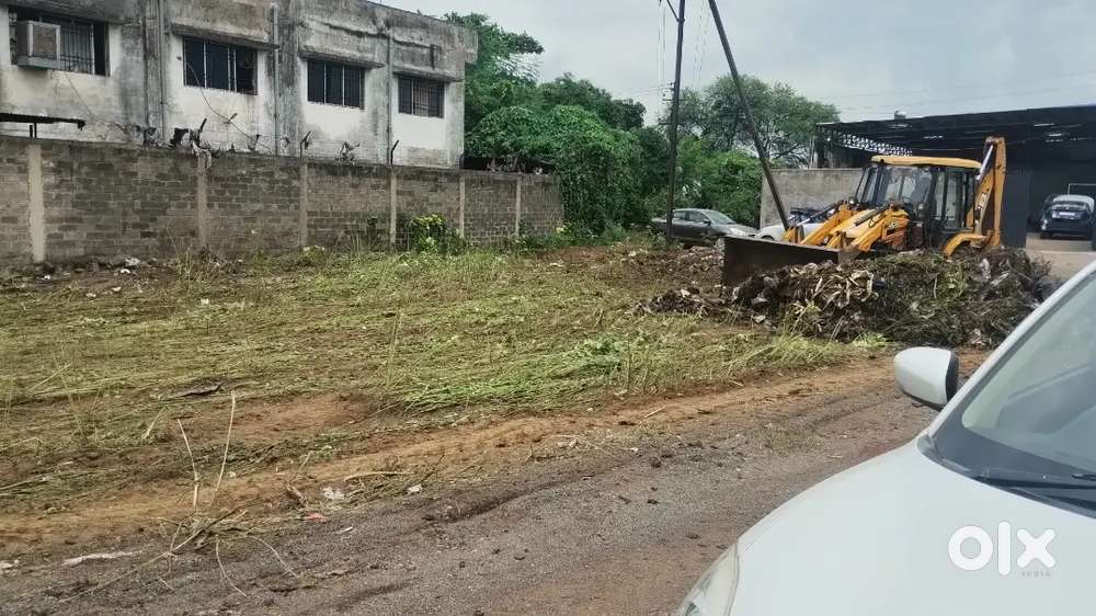 Broad road very gud location at tiwari colony for sale