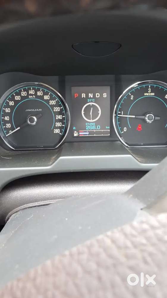 Jaguar XF 2014 Diesel 90000 Km Driven.