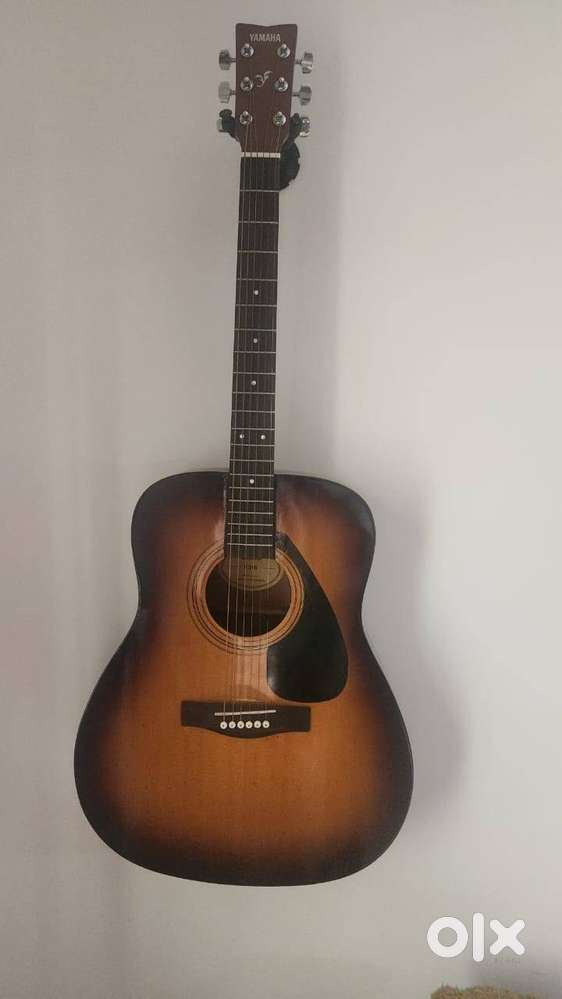 Yamaha 310 Guitar