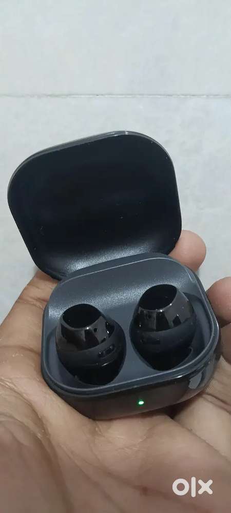 Samsung earbuds