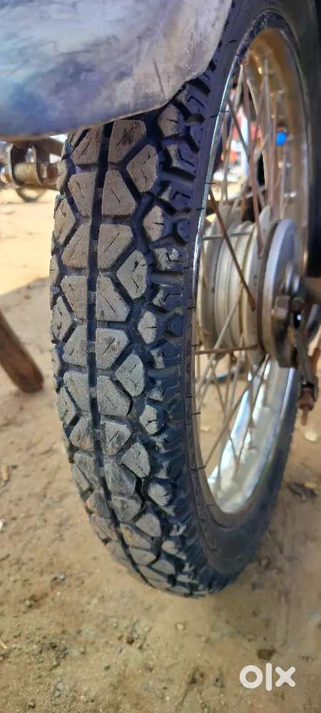 Gaadi main koi kaam nhi hai