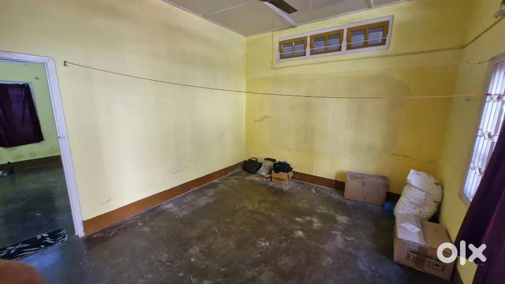 INDEPENDENT 1BHK available for Bachelors and family.