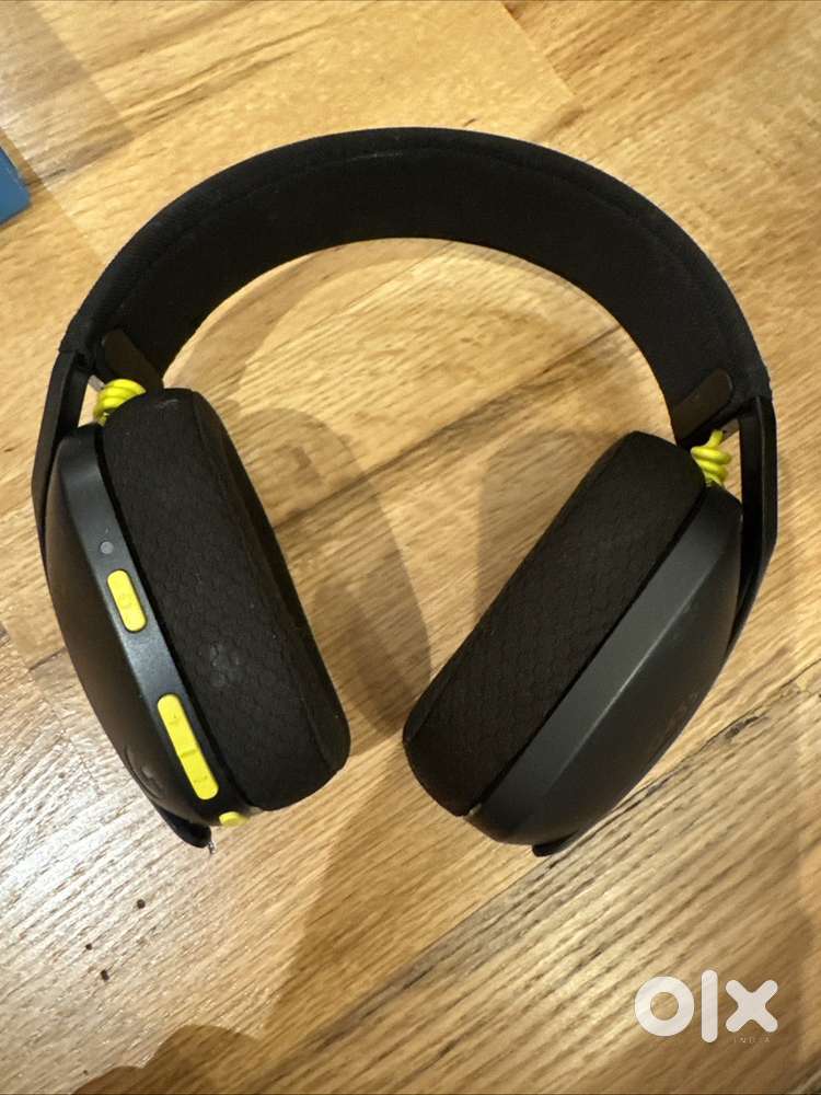 Logitech G435 Light Speed and Lightweight Gaming Bluetooth Headphones