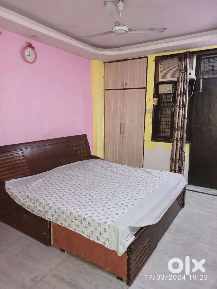 New builder flor good condition nearest metro