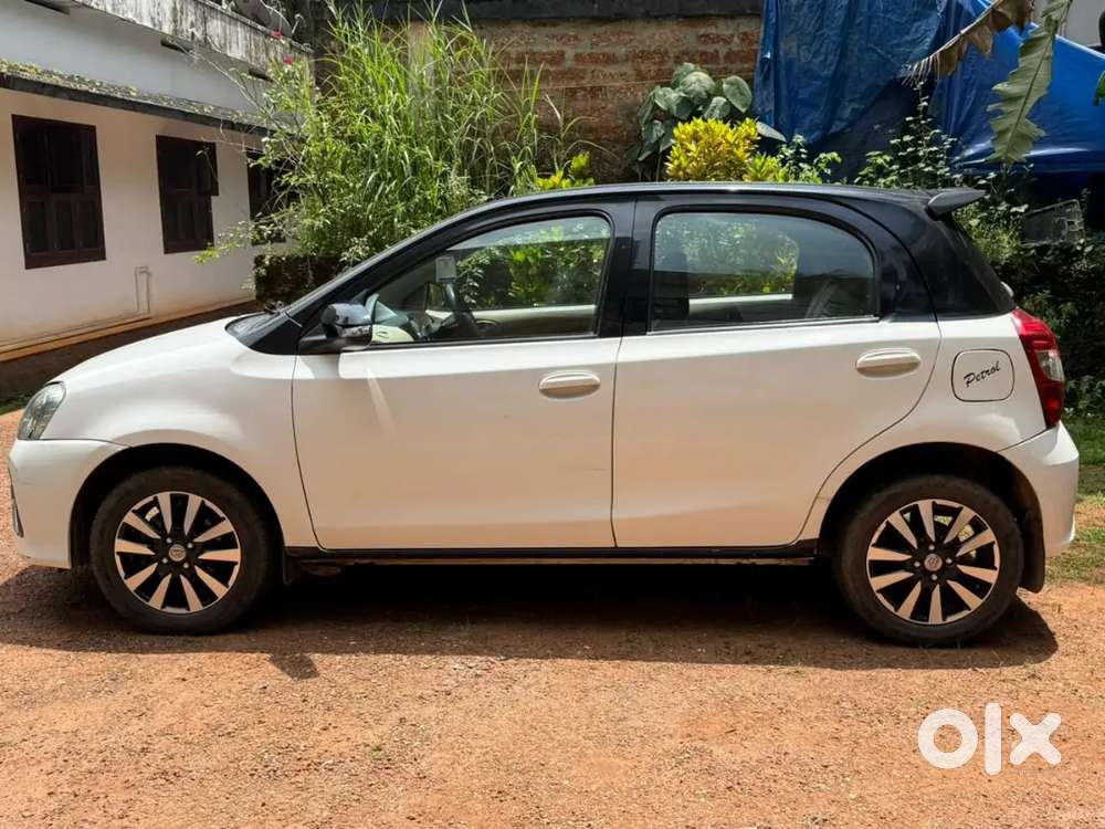 Toyota Etios Liva 2017 Petrol Well Maintained