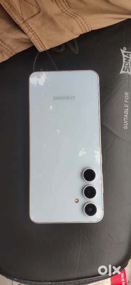 Samsung S24 fe 5g. Battery 4700 mh .bill box charger avail
