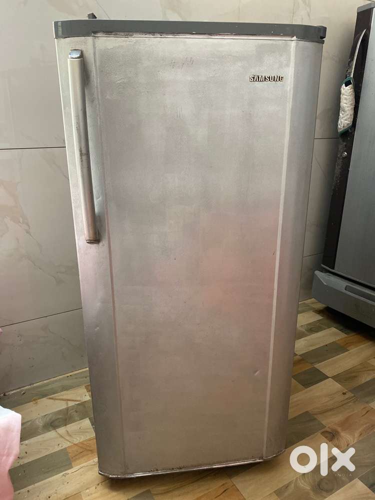 Samsung Refrigerator : Model no. RA-20F (195 Litres)