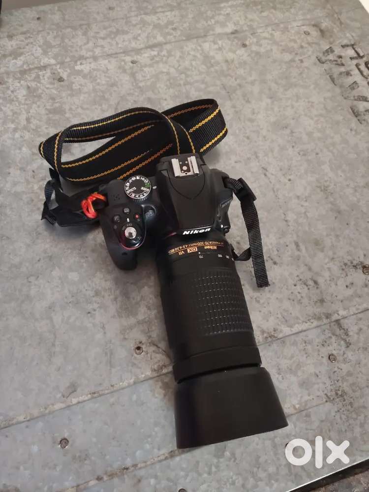 New nikon D3300 Camera with 70-300 lens urgent sell