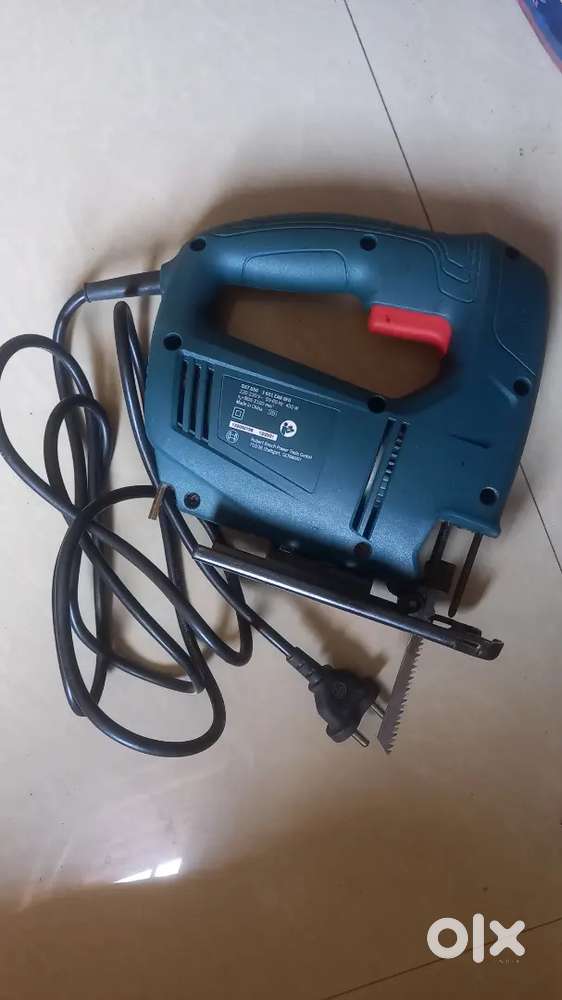 Bosch jigsaw gst 650 and ibell finishing sander for sale.