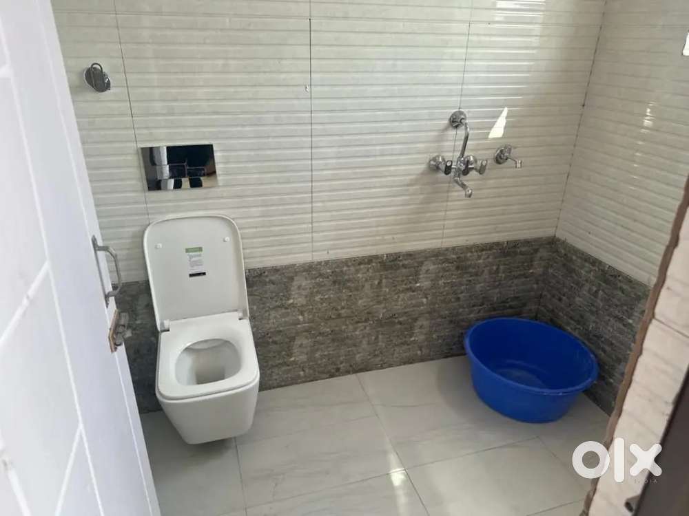 Room for girls in sector 27d near Elente mall