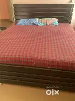 King size bed with 6 inch matress