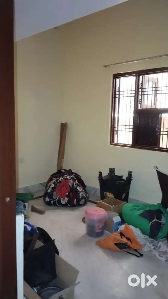 I need a good behaviour vegitarian flatmate in my 2bhk flat