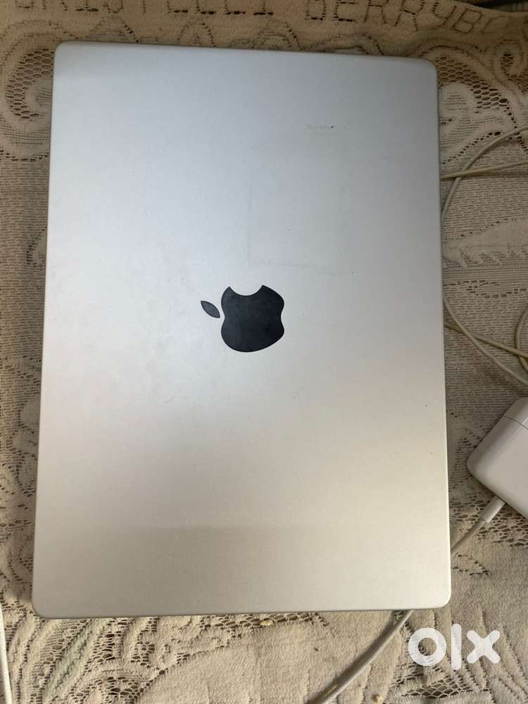 Apple macbook pro 16gb 1tb 14 inch display