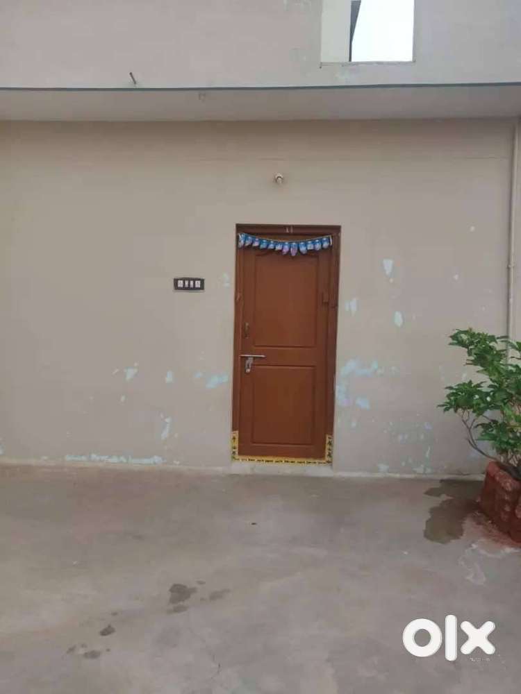 Single room portion available for rent in venkataramana colony