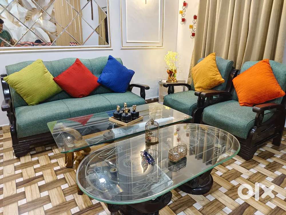 Sofa and center table