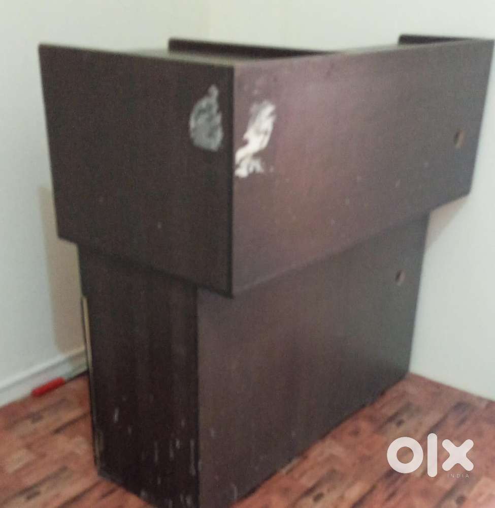 Good condition computer table