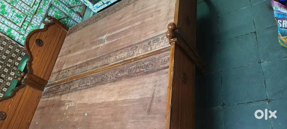 Teak wood beds, 3 yrs old with good condition