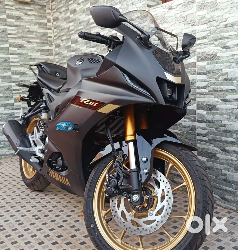 Yamaha R15 V4
