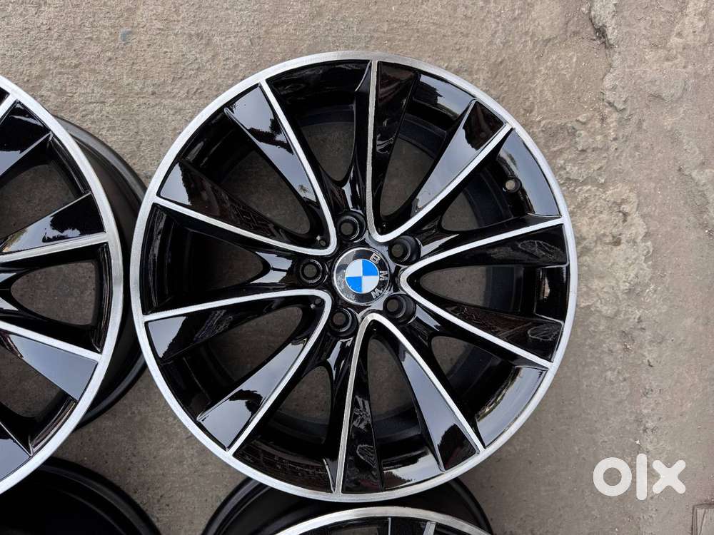 BMW OEM ALLOY WHEELS 18 INCH (ALMOST NEW) SET OF 4