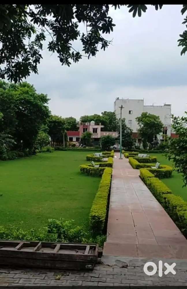 मधु नगर के पास प्लॉट खरीदे गेट बन्द कालोनी मे 21000/गज मे