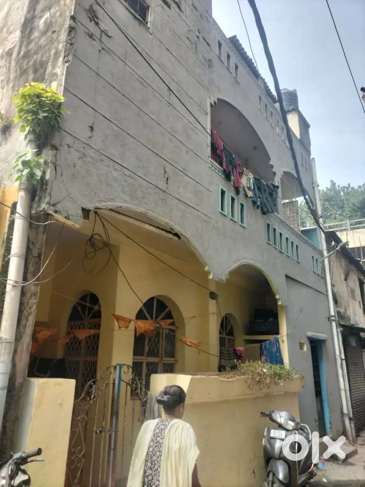 Building for sell 1872 Sq