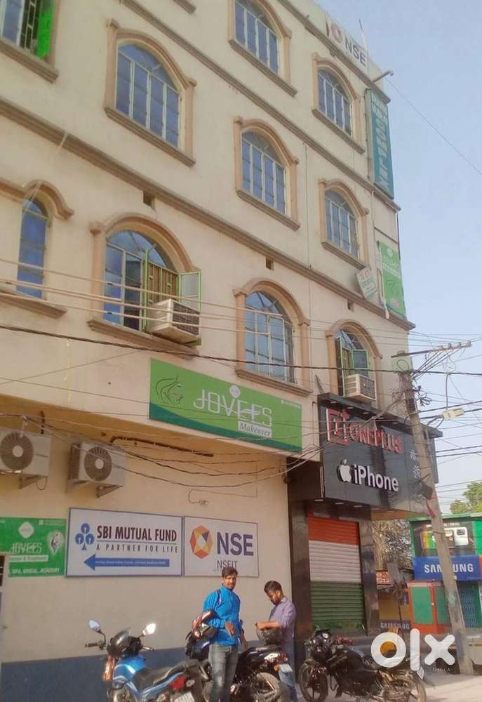 Office Space in Posh Mithanpura