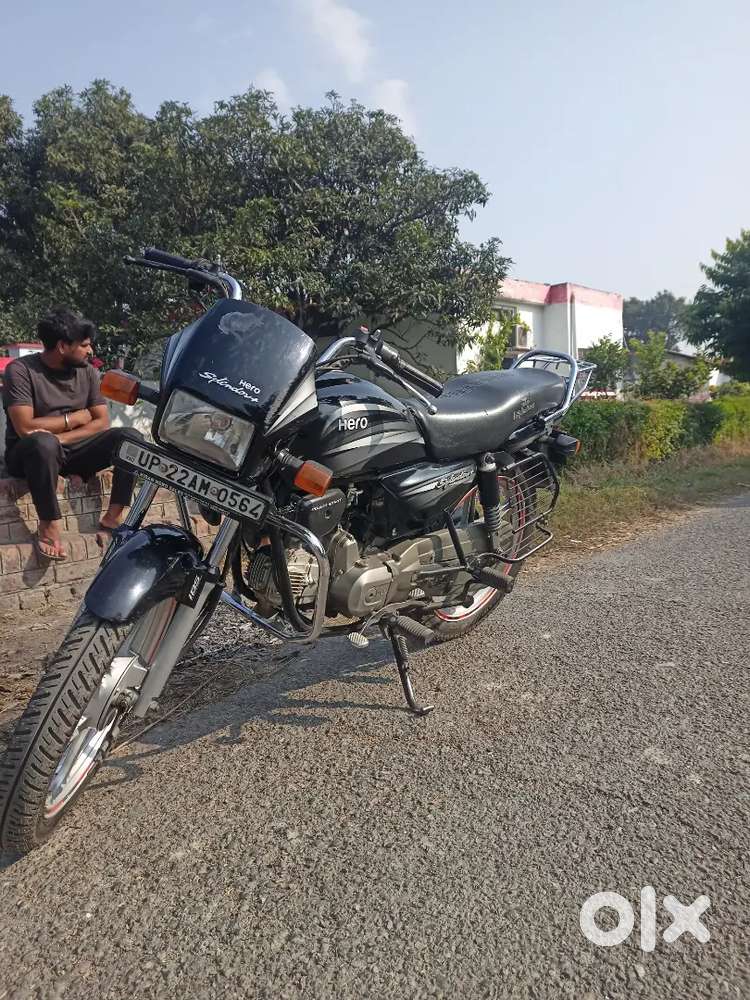 Up22 no he Bike A1 condition he dono tyre  abhi Dale he 15 days pehle