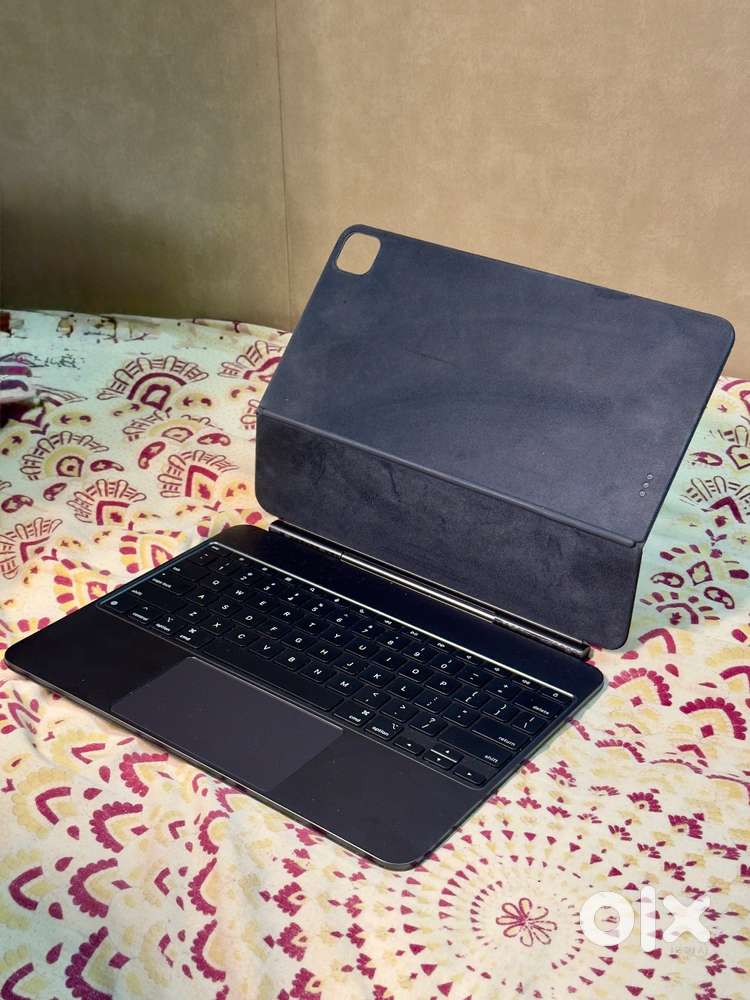 Apple Magic Keyboard for iPad Pro 13-inch (M4) – Excellent Condition