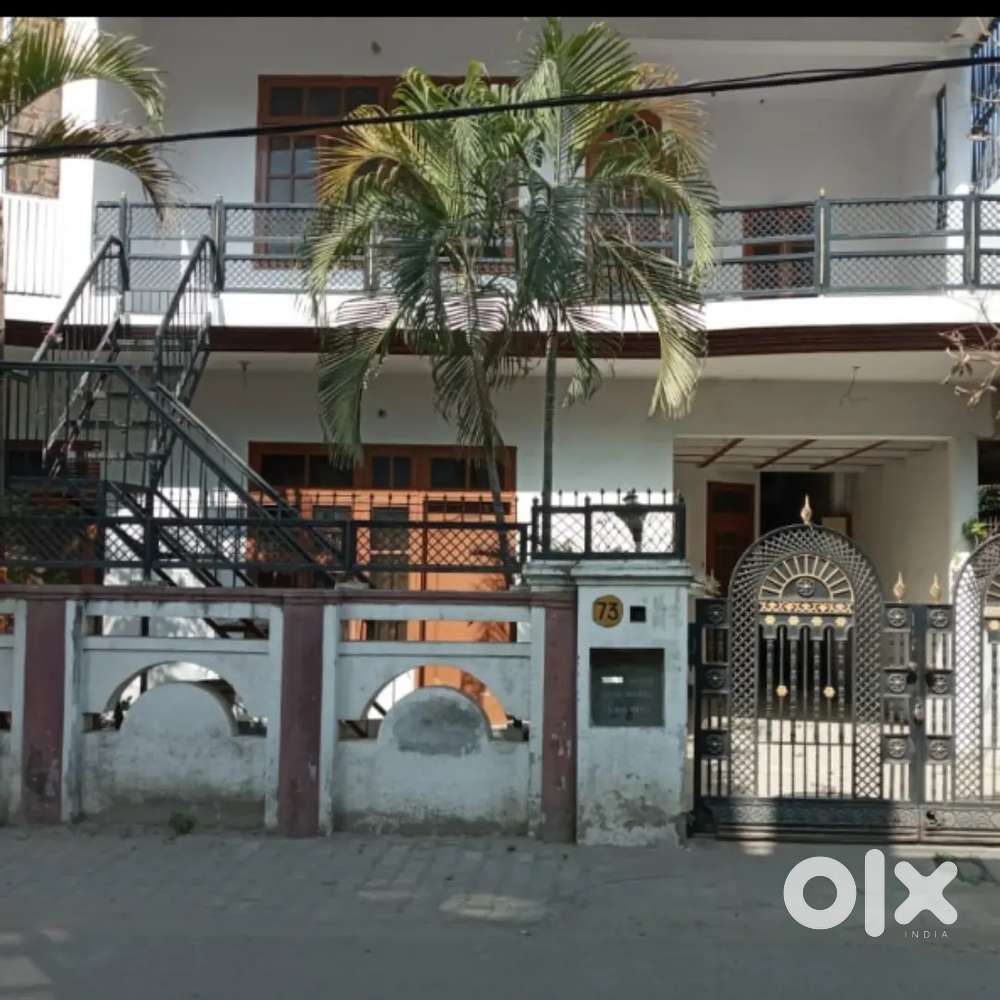 Corner house with 3room set