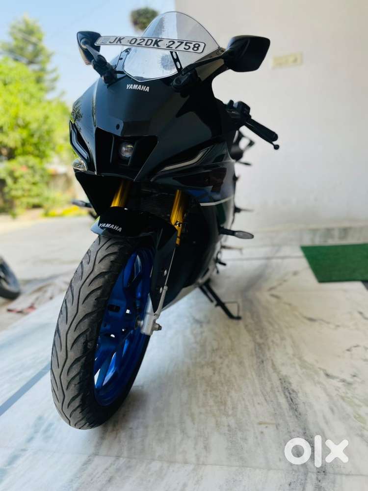 R15M v4 Black & silver coler 24 model