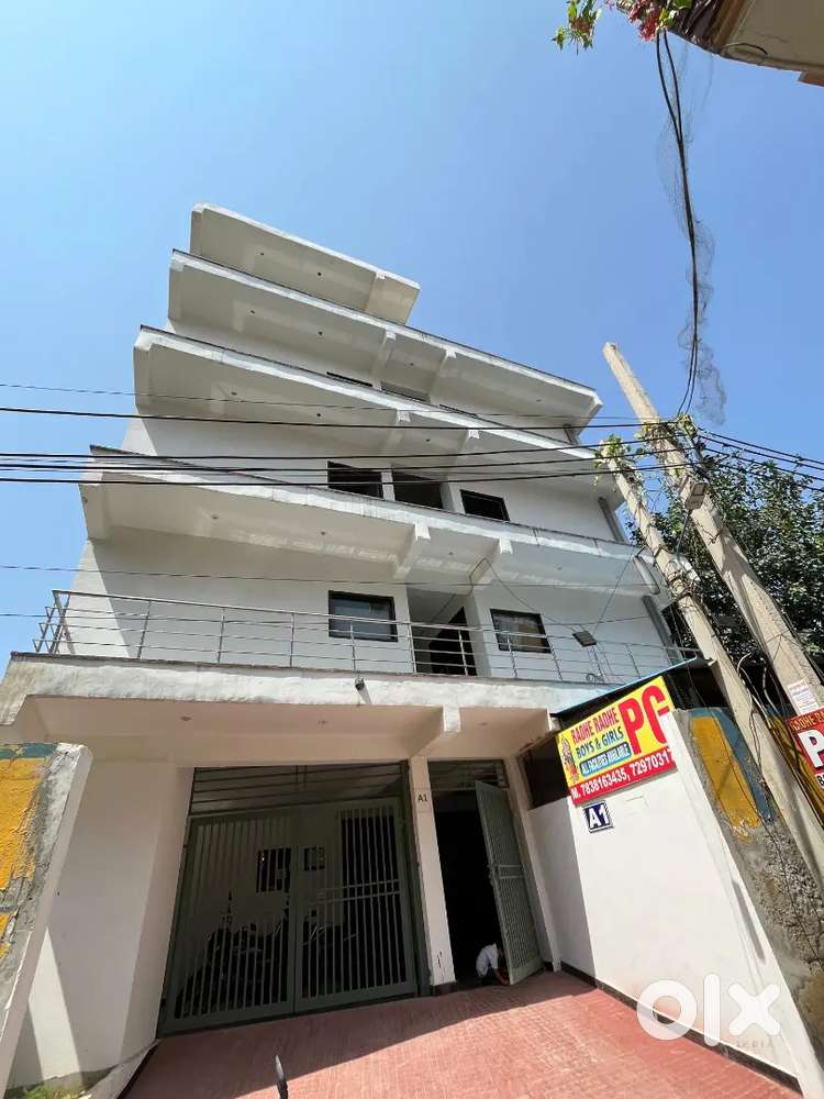 RADHE Radhe PG For Boys And girls, Near Vatika Chowk Sec69 Badshahpur