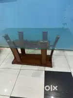 Dinning table good condition