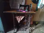 Singer sewing  machine  merite
