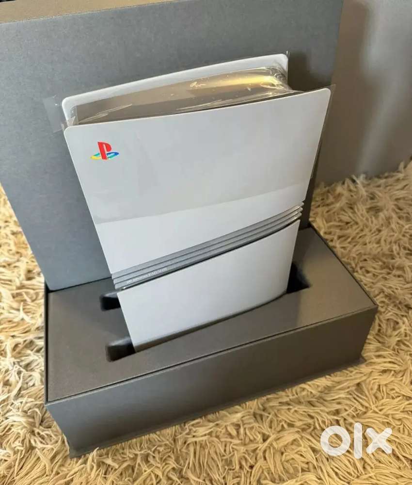 SONY PLAYSTATION 5 PS5 PRO - 30th ANNIVERSARY LIMITED EDITION 0152