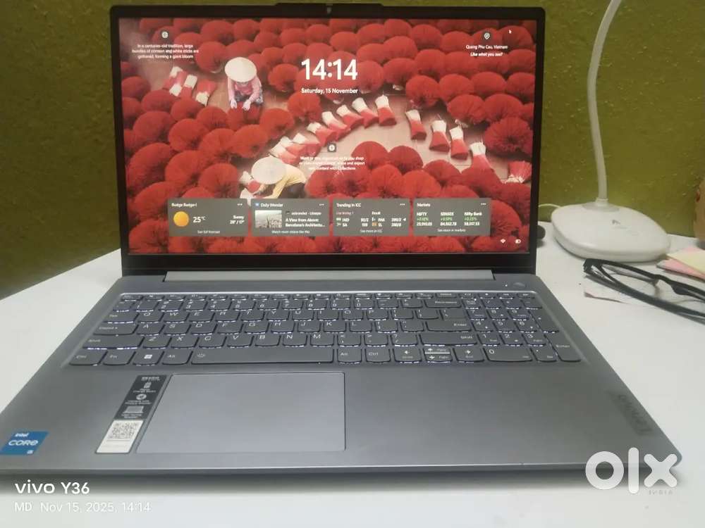Lenovo ideapad slim 3.