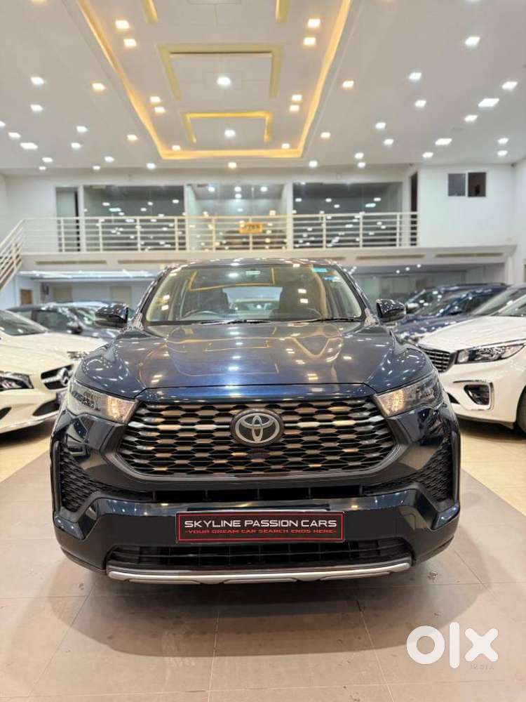 Toyota Innova Hycross 2.0 GX 7 STR, 2023, Petrol