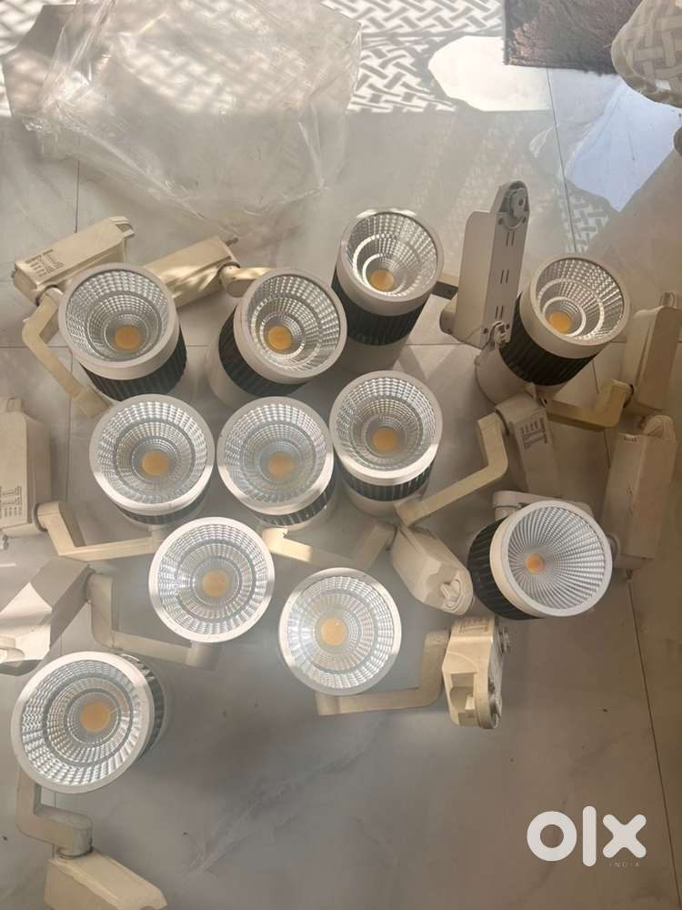 LED Focus Track Lights – Set of 11 – Perfect for Home/Shop/Studio