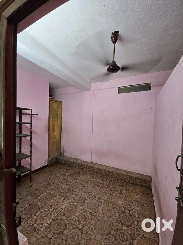Rooms available for bachelor