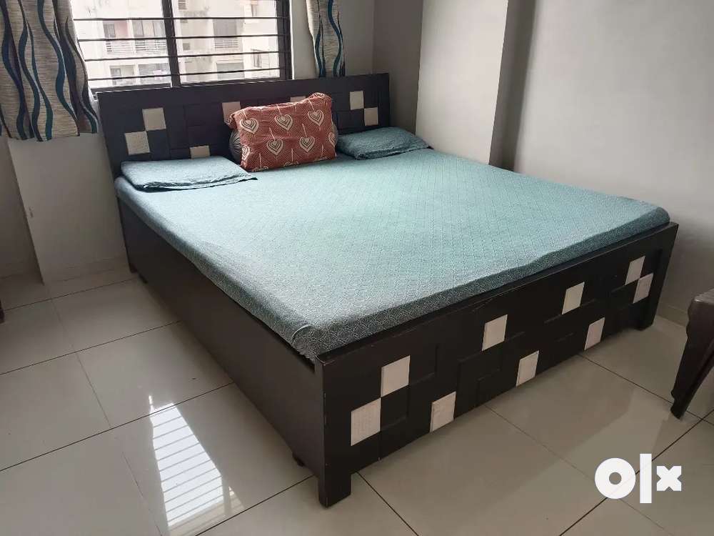 King size double Bed with mattress