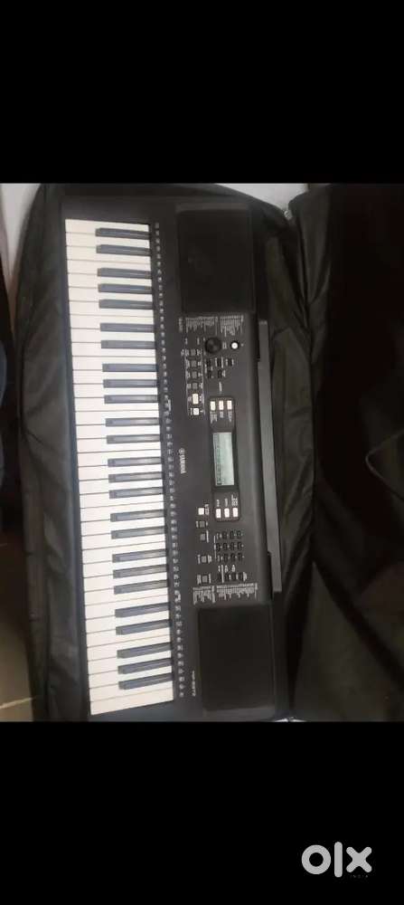 Yamaha PSR E.. 373 digital portables keybord 61 keys