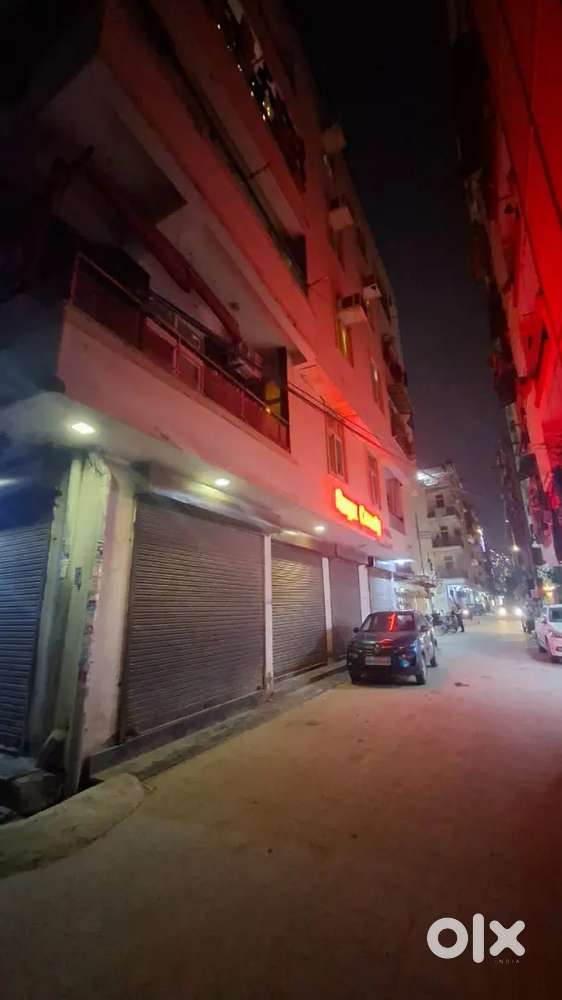 Ground floor shop available ready to move