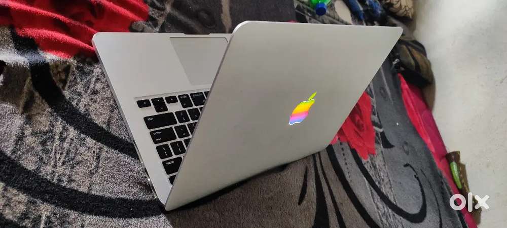 Apple MacBook Pro 13-in display