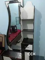Furniture dressere good condition
