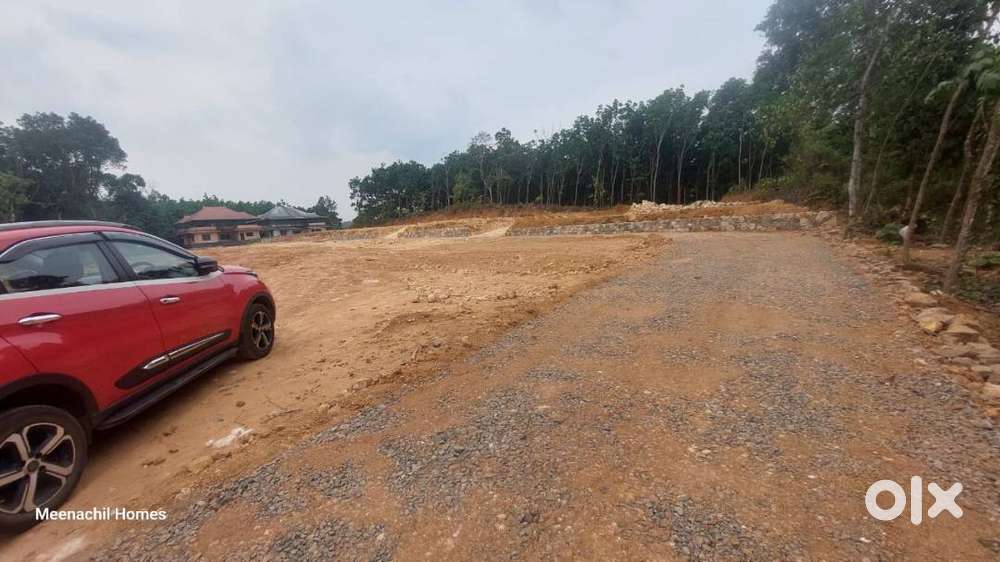 ഹൗസ് പ്ലോട്ടുകൾ വിൽപ്പനയ്ക്ക് , പാലാ - തൊടുപുഴ റോഡിൽ