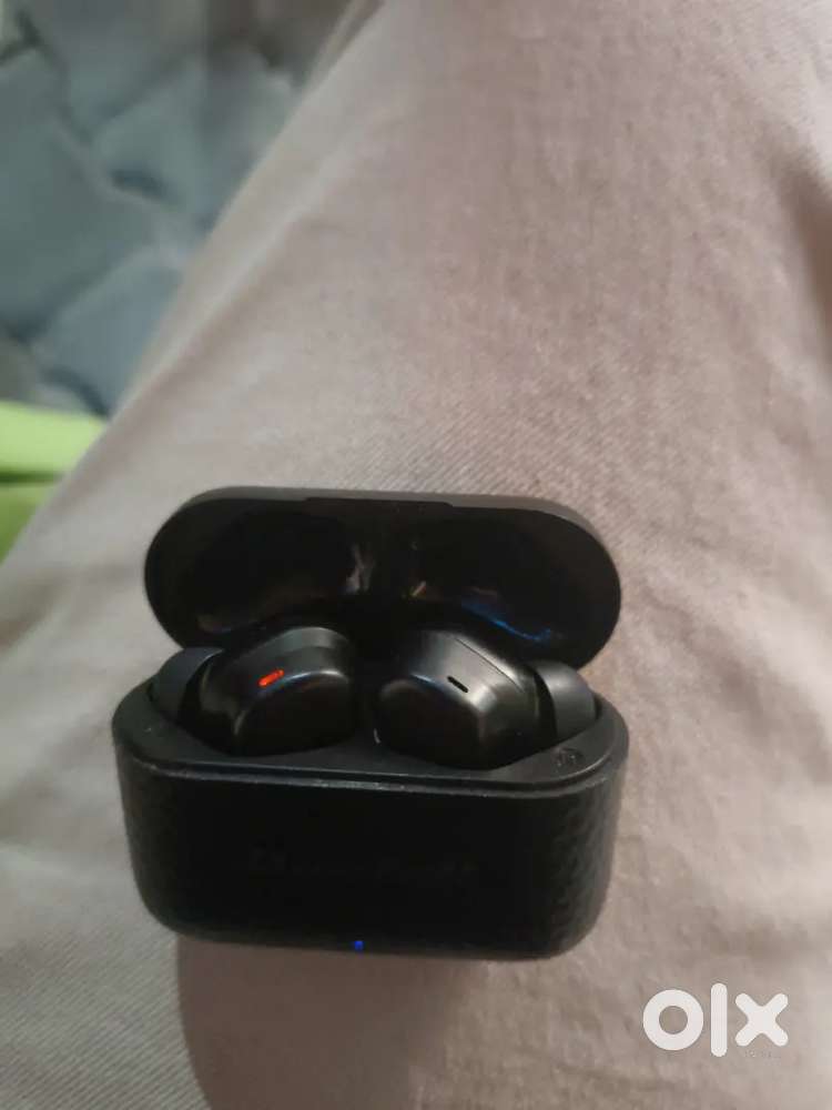 Marshall AirPods  1 Month Old  30Hr Battery  Premium Leather Finish
