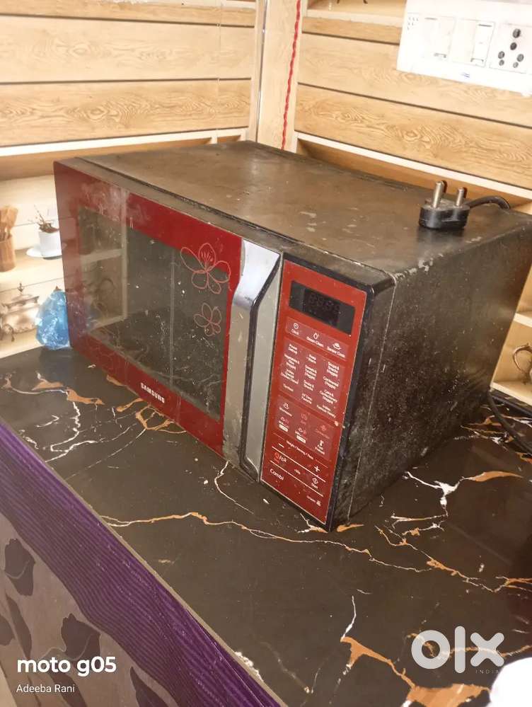 Samsung microwave 26 liter big size good condition nd working